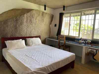 Room
              103